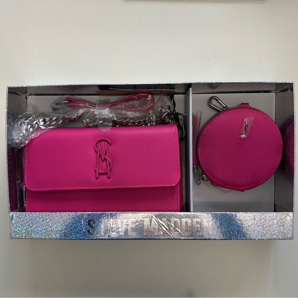 NEW IN BOX Steve Madden Boxed Carina Crossbody Wallet & Coin Purse Set Hot Pink - Picture 2 of 7